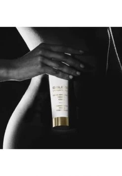 Sisley Sisleÿa Körpercreme L'Intégral Anti-Âge Crème Concentrée Fermeté Corps 150ml 11 Sisley Sisleÿa Körpercreme L'Intégral Anti-Âge Crème Concentrée Fermeté Corps 150ml -GESICHTSPFLEGE Verkäufe unnamed file 411